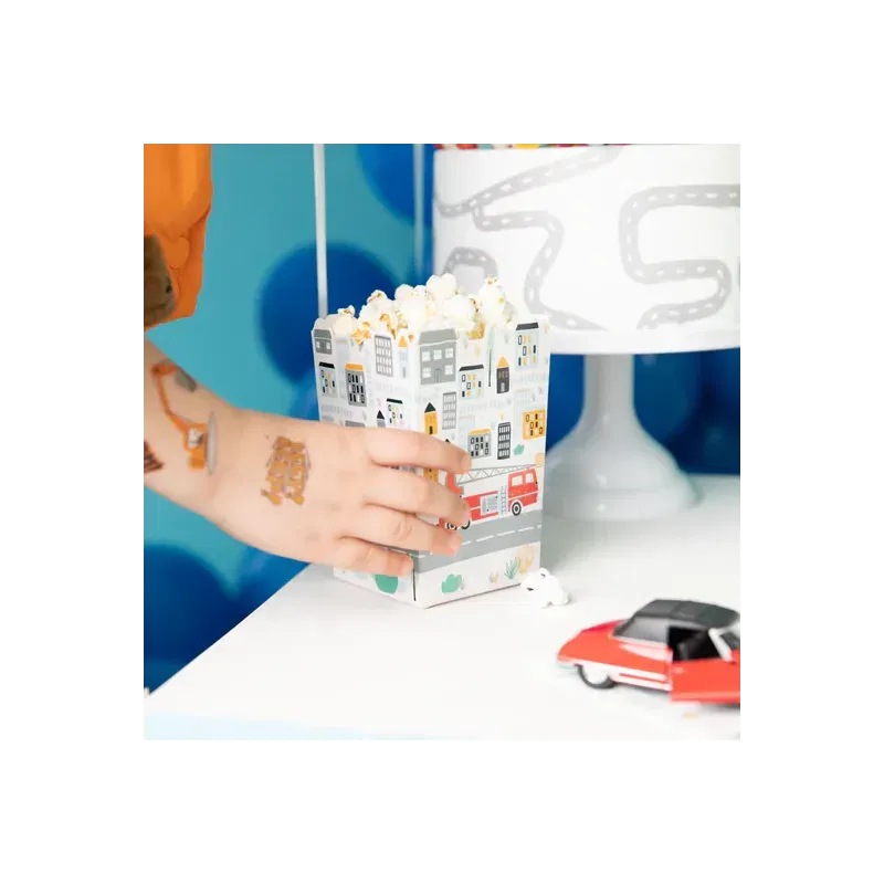 Pudełka na popcorn Auta 8,5x12,5cm 6szt. Pudełka na popcorn Auta 8,5x12,5cm 6szt.
