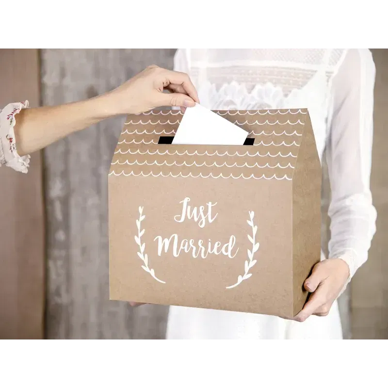 Pudełko na koperty - Just Married, kraft, 30x30,5x16,5cm Pudełko na koperty - Just Married, kraft, 30x30,5x16,5cm
