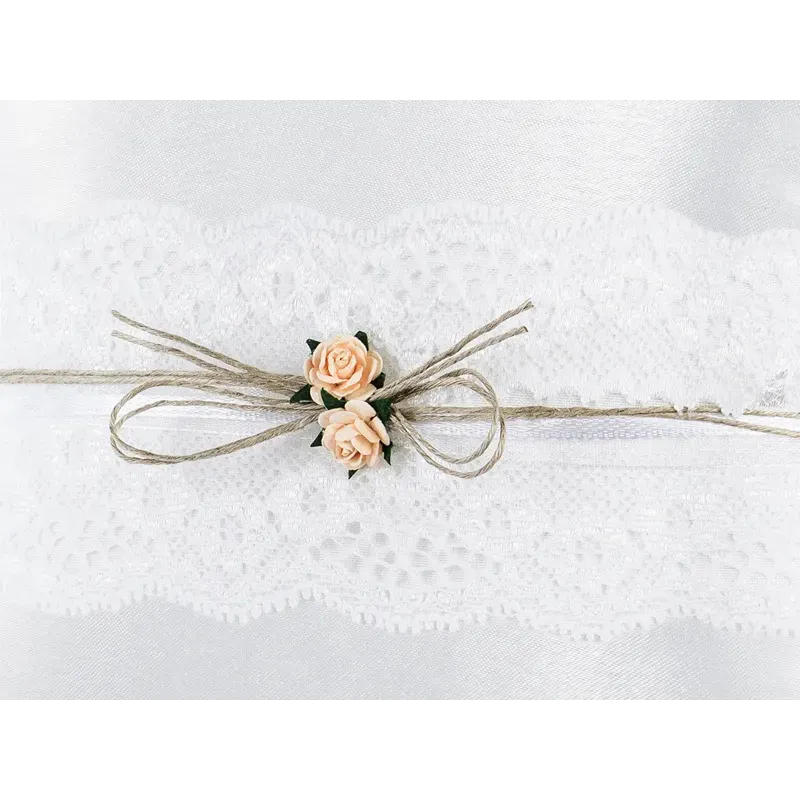 Poduszka pod obrączki, biały, 16 x 16cm, jasnoróżowe różyczki