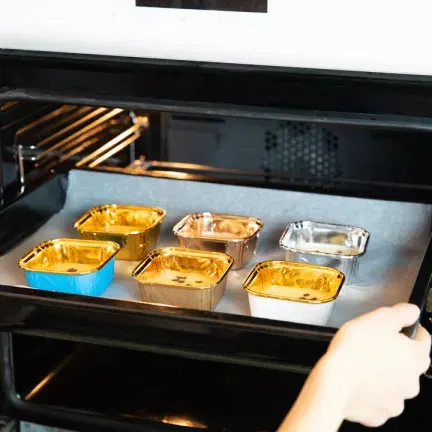 Foremki do pieczenia kwadratowe brązowo-złote 10szt