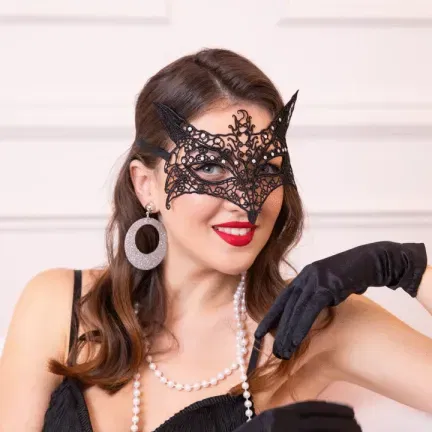 Maska wenecka Lis z diamencikami koronkowa czarna 22x15cm Maska wenecka Lis z diamencikami koronkowa czarna 22x15cm