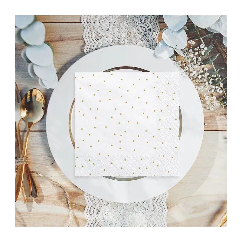 Serwetki białe w złote kropeczki/20szt. Serwetki białe w złote kropeczki/20szt.