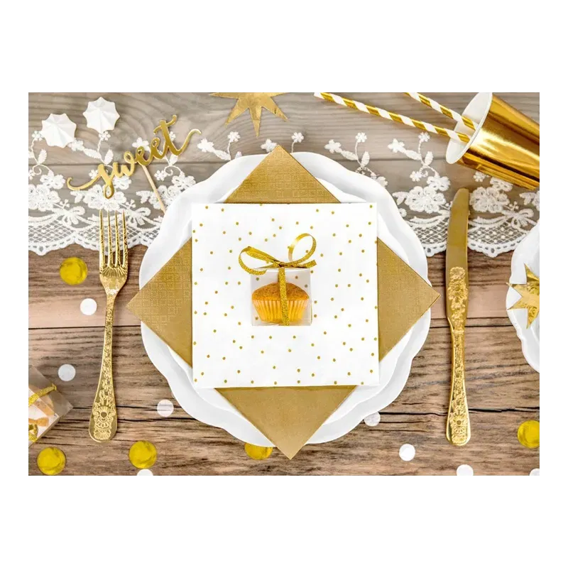 Serwetki białe w złote kropeczki/20szt. Serwetki białe w złote kropeczki/20szt.