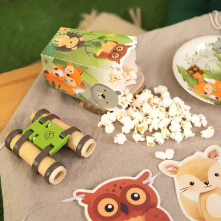 Pudełko na popcorn Leśni przyjaciele 8,5x15cm 6szt. Pudełko na popcorn Leśni przyjaciele 8,5x15cm 6szt.