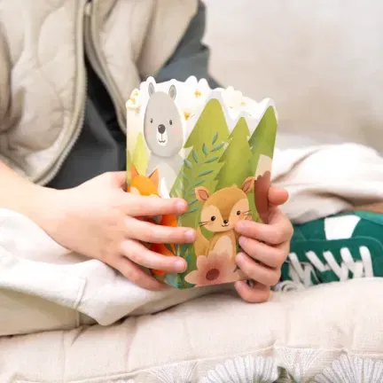 Pudełko na popcorn Leśni przyjaciele 8,5x15cm 6szt. Pudełko na popcorn Leśni przyjaciele 8,5x15cm 6szt.