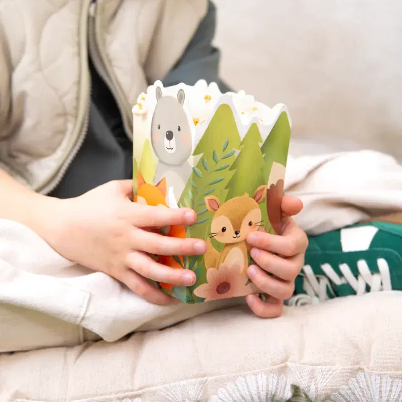 Pudełko na popcorn Leśni przyjaciele 8,5x15cm 6szt. Pudełko na popcorn Leśni przyjaciele 8,5x15cm 6szt.