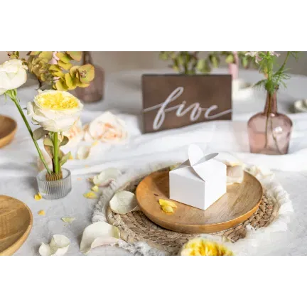 Pudełeczka Serce, białe 6 x 5 x 6 cm 10szt. Pudełeczka Serce, białe 6 x 5 x 6 cm 10szt.