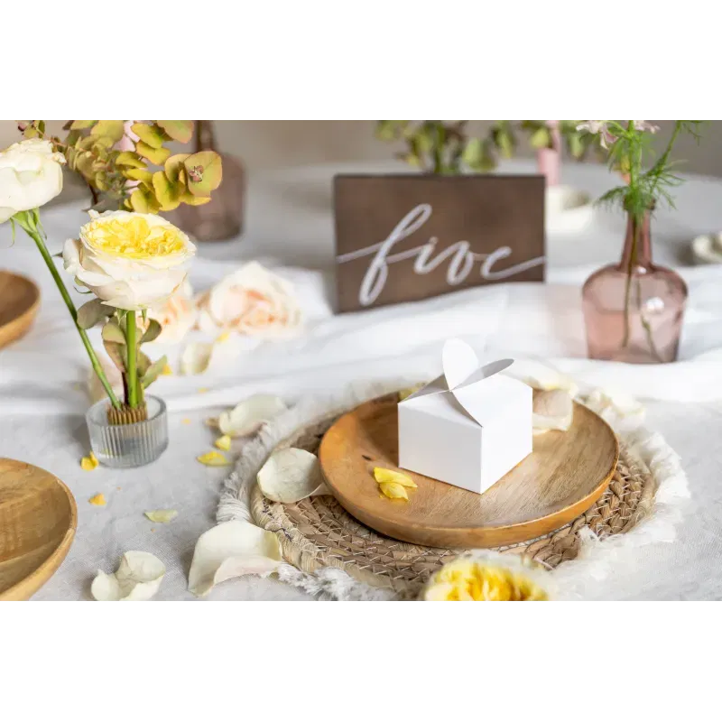 Pudełeczka Serce, białe 6 x 5 x 6 cm 10szt. Pudełeczka Serce, białe 6 x 5 x 6 cm 10szt.