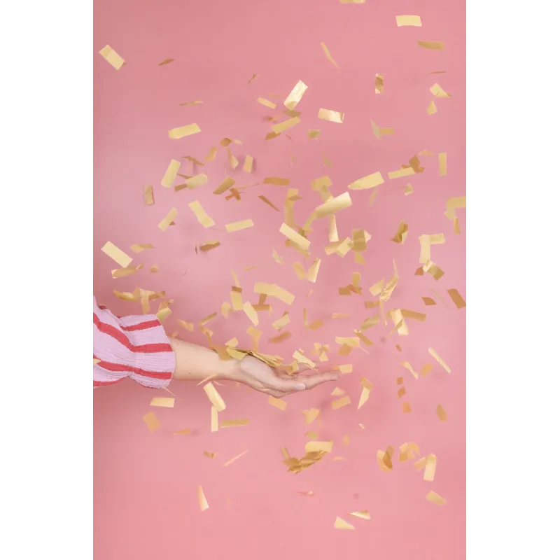 Tuba strzelająca złotymi paskami, długość 20 cm Tuba strzelająca złotymi paskami, długość 20 cm