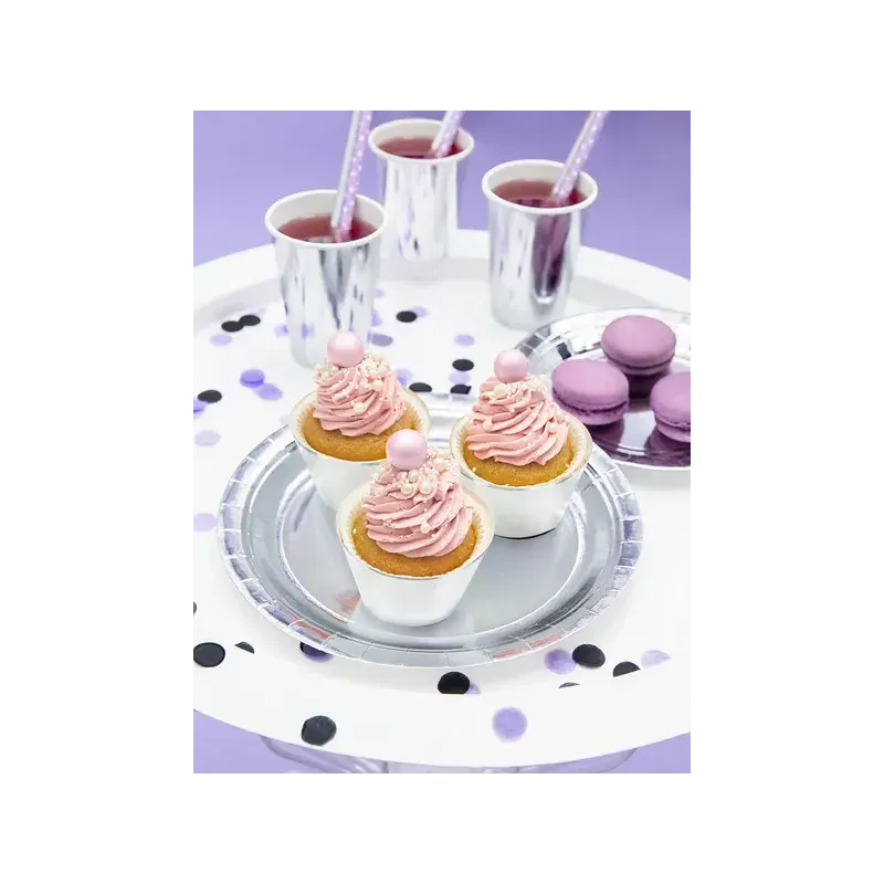 Talerzyki papierowe okrągłe, srebrny, 23cm 6 szt. Talerzyki papierowe okrągłe, srebrny, 23cm 6 szt.