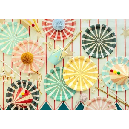 Talerzyki Paski Cyrk, 18x18 cm 6szt. Talerzyki Paski Cyrk, 18x18 cm 6szt.