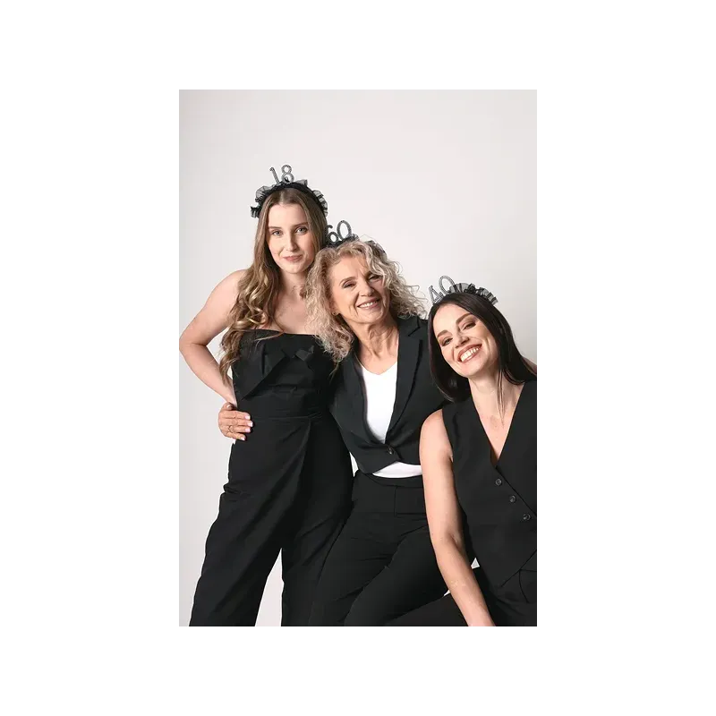 Opaska na osiemnastkę ''18'' z falbanką i perełkami Opaska na osiemnastkę ''18'' z falbanką i perełkami