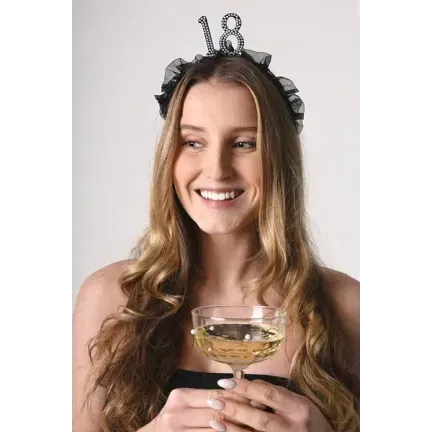 Opaska na osiemnastkę ''18'' z falbanką i perełkami Opaska na osiemnastkę ''18'' z falbanką i perełkami