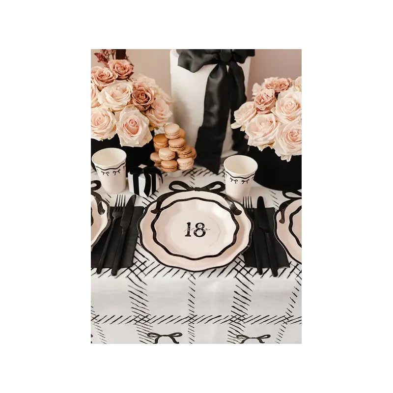 Talerzyki papierowe na osiemnastkę ''Hello 18'' 18 cm 6szt.