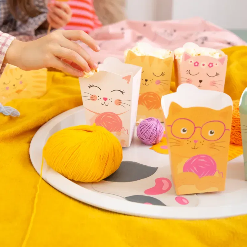 Pudełko na popcorn Kotki 8,5x15cm 6szt. zestaw Pudełko na popcorn Kotki 8,5x15cm 6szt. zestaw