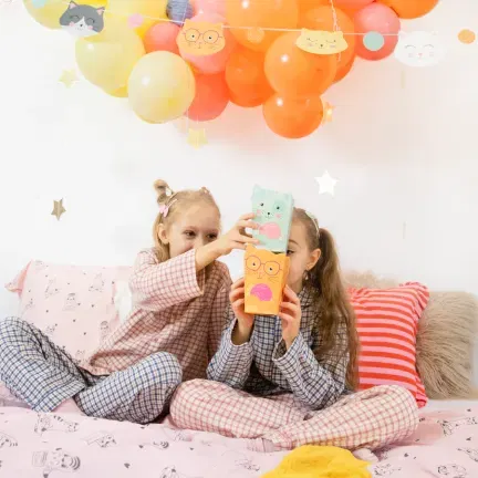 Pudełko na popcorn Kotki 8,5x15cm 6szt. zestaw Pudełko na popcorn Kotki 8,5x15cm 6szt. zestaw