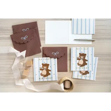 Kartka urodzinowa Miś 14x14 cm Kartka urodzinowa Miś 14x14 cm