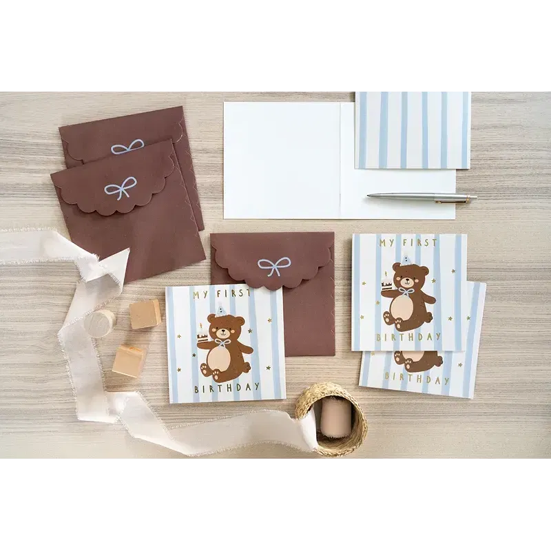 Kartka urodzinowa Miś 14x14 cm Kartka urodzinowa Miś 14x14 cm