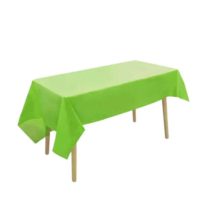 Obrus foliowy jednorazowy zielony 137 x 274 cm Obrus foliowy jednorazowy zielony 137 x 274 cm