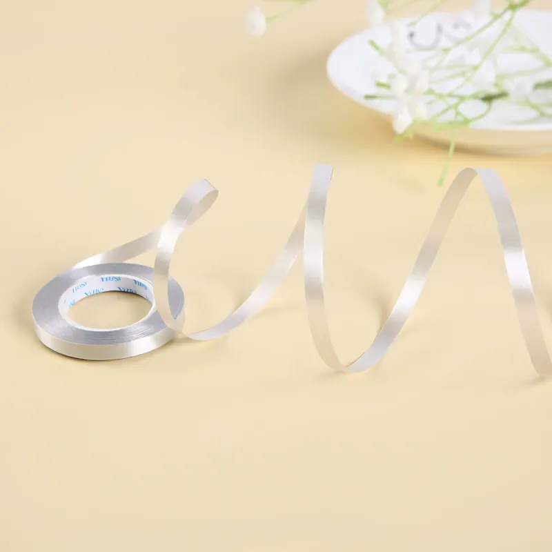 Wstążka do balonów srebrna matowa 5mm x 10m Wstążka do balonów srebrna matowa 5mm x 10m