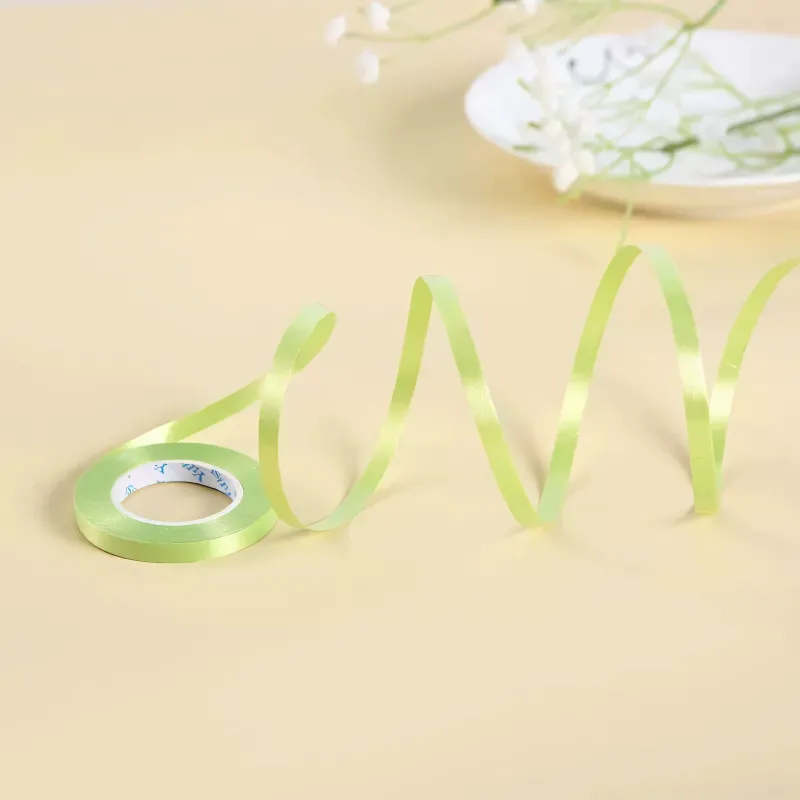 Wstążka do balonów jasnozielona matowa 5mm x 10m Wstążka do balonów jasnozielona matowa 5mm x 10m