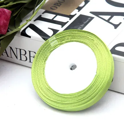 Tasiemka satynowa jasnozielona 10mm x 22m Tasiemka satynowa jasnozielona 10mm x 22m