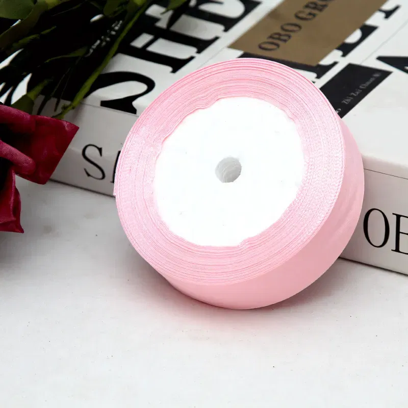 Tasiemka satynowa jasnoróżowa 25mm x 22m Tasiemka satynowa jasnoróżowa 25mm x 22m