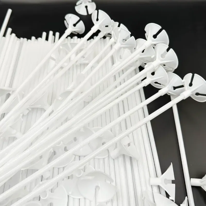 Patyczki do balonów z koszyczkami białe 40 cm 100 szt.