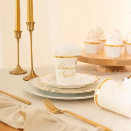 Kubek papierowy Komunia Święta biało-złoty 220 ml 6 szt. Kubek papierowy Komunia Święta biało-złoty 220 ml 6 szt.