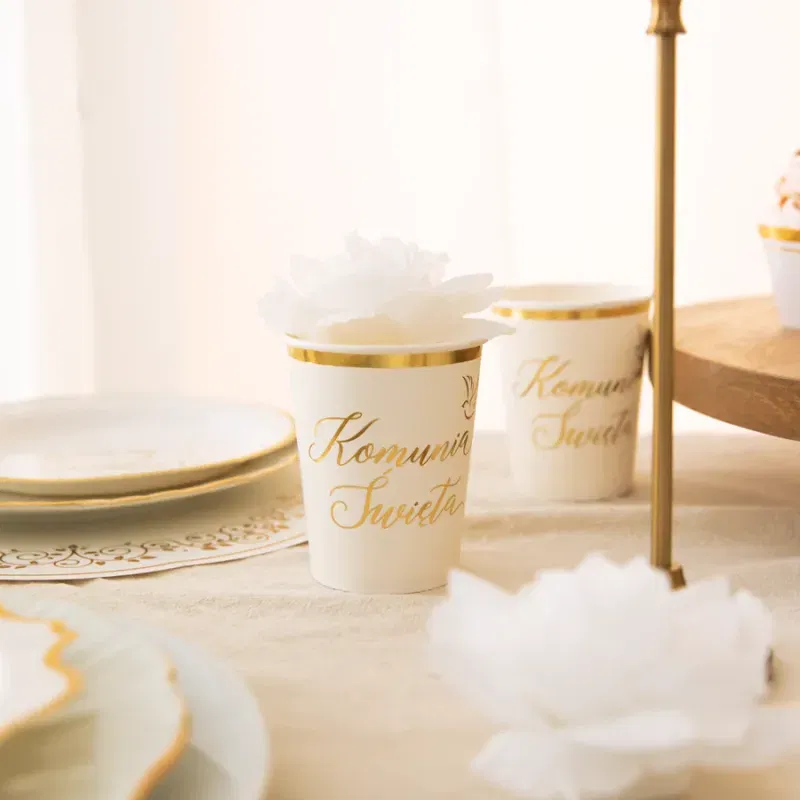 Kubek papierowy Komunia Święta biało-złoty 220 ml 6 szt. Kubek papierowy Komunia Święta biało-złoty 220 ml 6 szt.