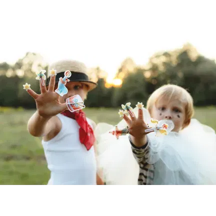 Naklejki i bilety wstępu do cyrku 20+16szt