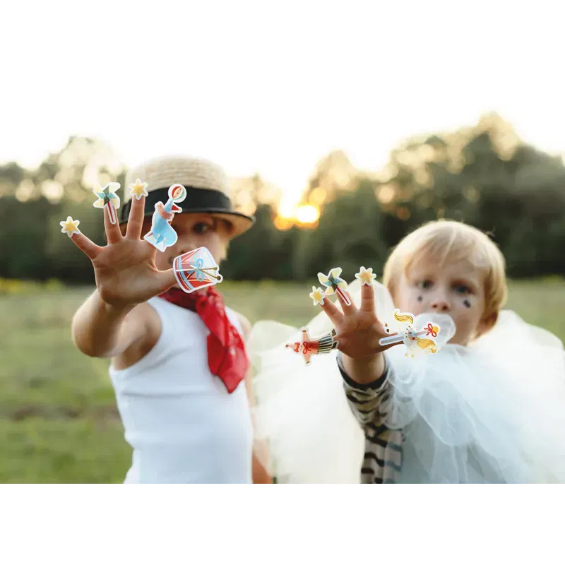 Naklejki i bilety wstępu do cyrku 20+16szt