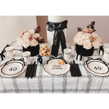 Talerzyki papierowe ''Hello 40'' 18 cm 6szt Talerzyki papierowe ''Hello 40'' 18 cm 6szt