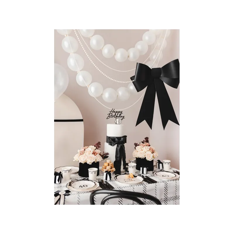 Talerzyki papierowe ''Hello 40'' 18 cm 6szt Talerzyki papierowe ''Hello 40'' 18 cm 6szt