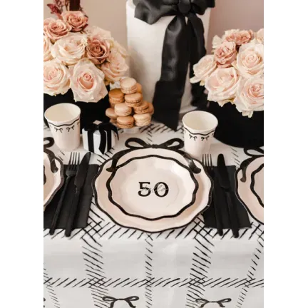 Talerzyki papierowe ''Hello 50'' 18 cm 6szt Talerzyki papierowe ''Hello 50'' 18 cm 6szt