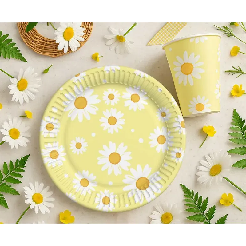 Talerzyki papierowe, żółte, stokrotki, 18 cm, 6 szt. Talerzyki papierowe, żółte, stokrotki, 18 cm, 6 szt.