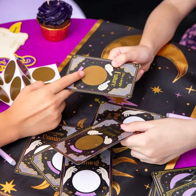 Karty zdrapki z wróżbami Andrzejkowe wróżby