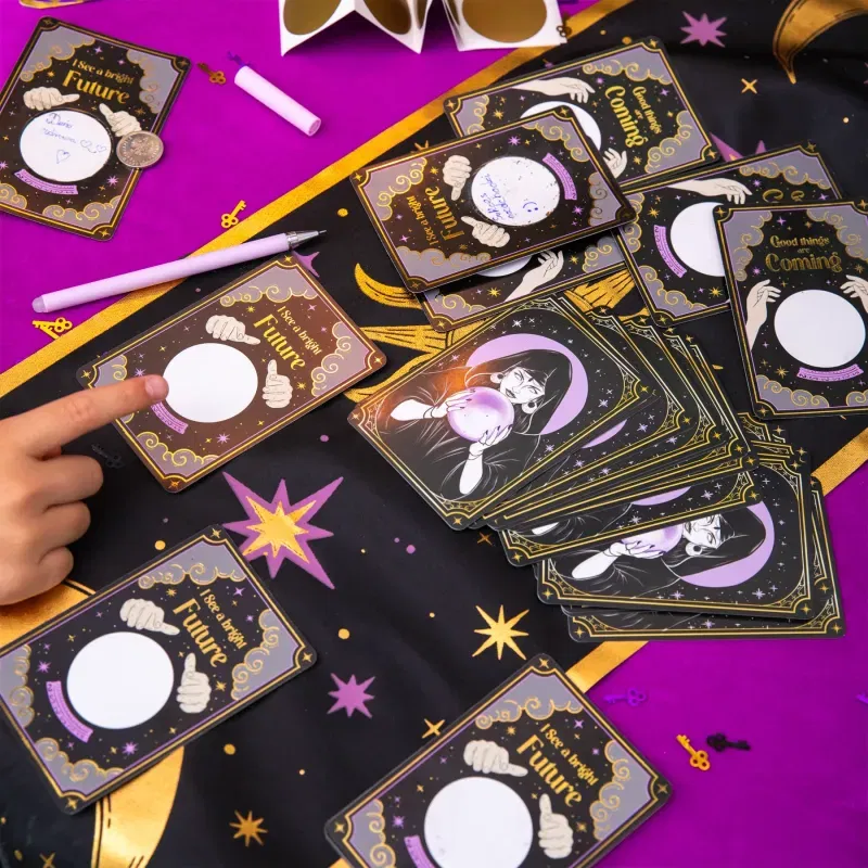 Karty zdrapki z wróżbami Andrzejkowe wróżby