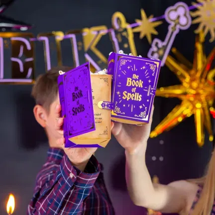Pudełko na popcorn i przekąski Ksiega zaklęć Andrzejki 3 szt.
