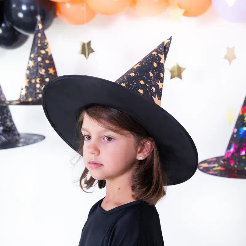 Kapelusz czarownicy Gwiazdki czarno-złoty 38x32cm Kapelusz czarownicy Gwiazdki czarno-złoty 38x32cm