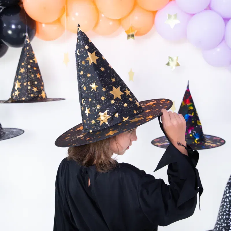 Kapelusz czarownicy Gwiazdki czarno-złoty 38x32cm Kapelusz czarownicy Gwiazdki czarno-złoty 38x32cm